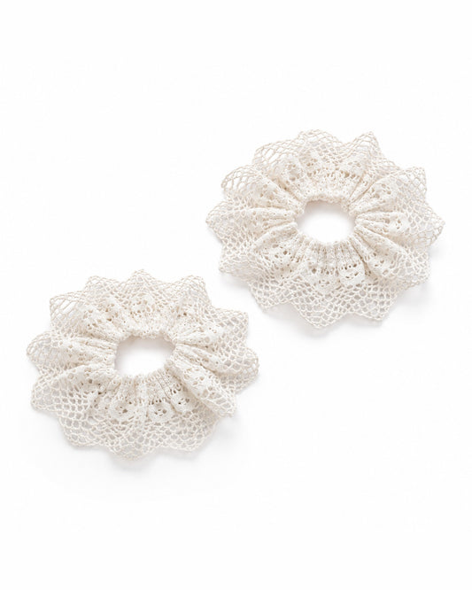 BUNIA Cuffs M04 — white lace cuffs